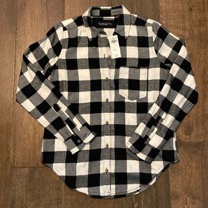 Abercrombie & Fitch Black and White Plaid Button Down Shirt
